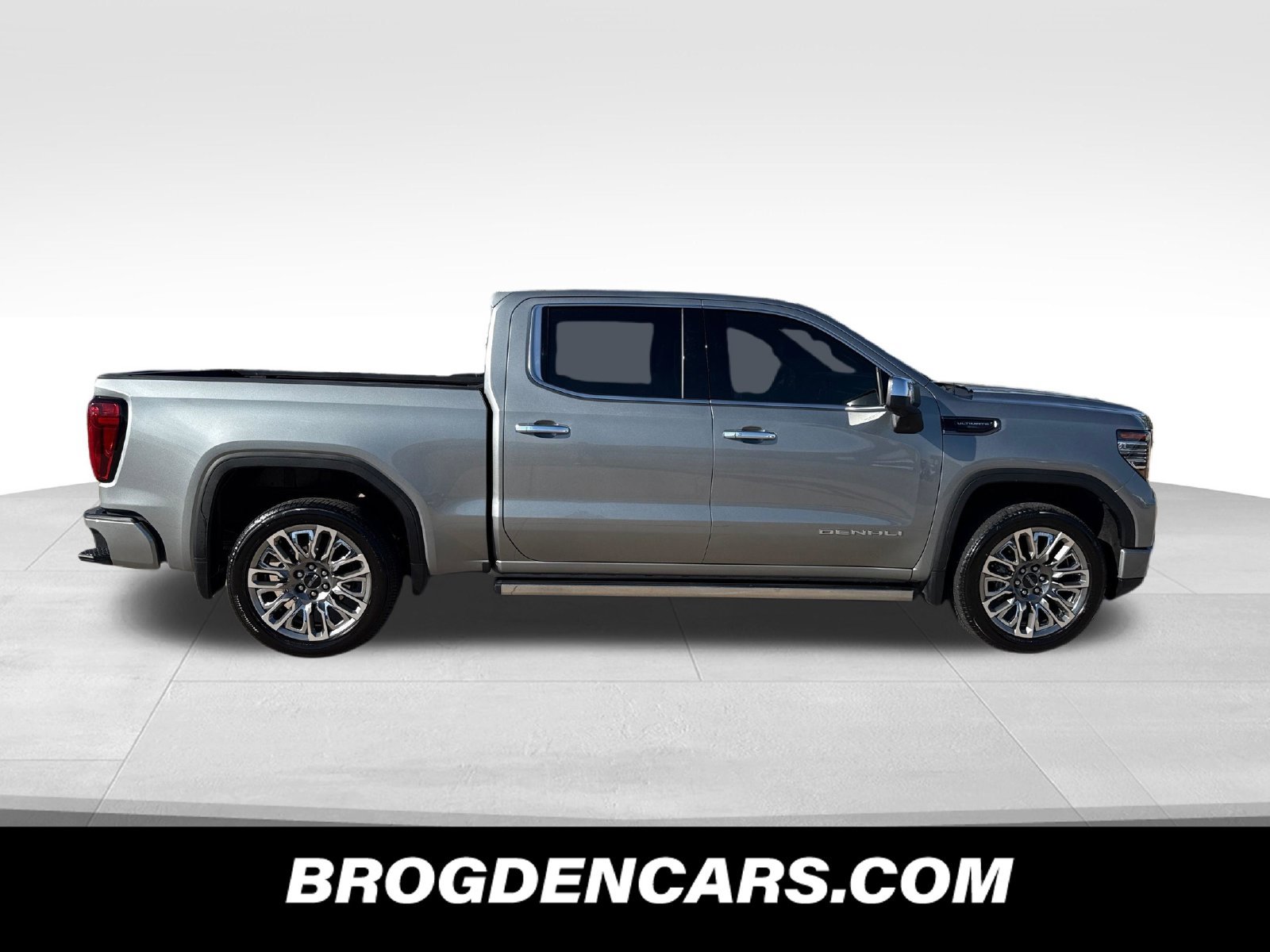 Used 2026 GMC Sierra 1500 Denali Ultimate AWD/4WD image 3