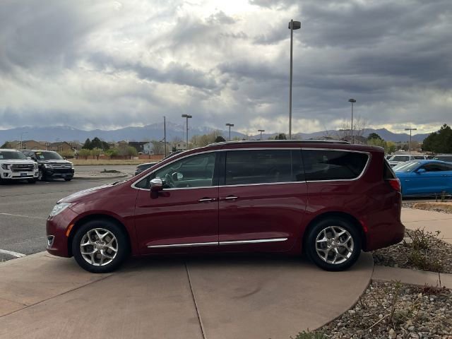 Used 2017 Chrysler Pacifica Limited FWD image 4