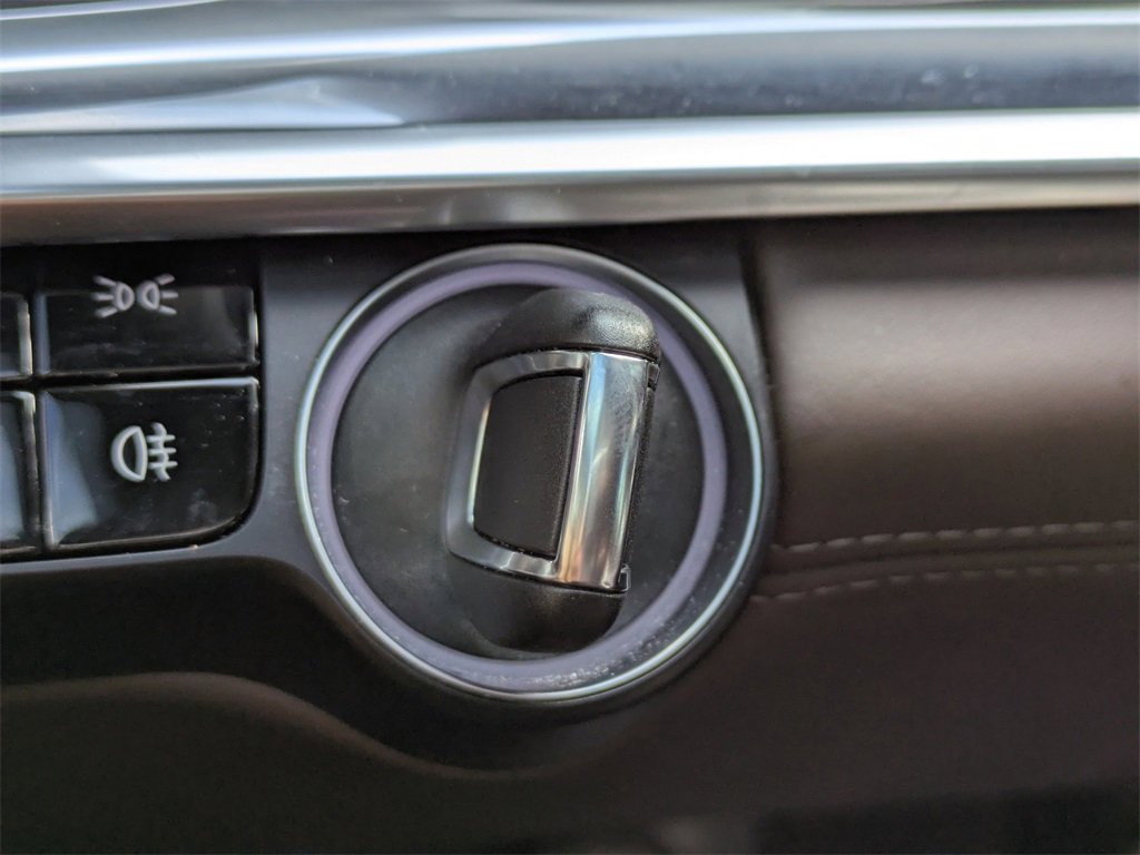 Used 2018 Porsche Panamera 4 image 37