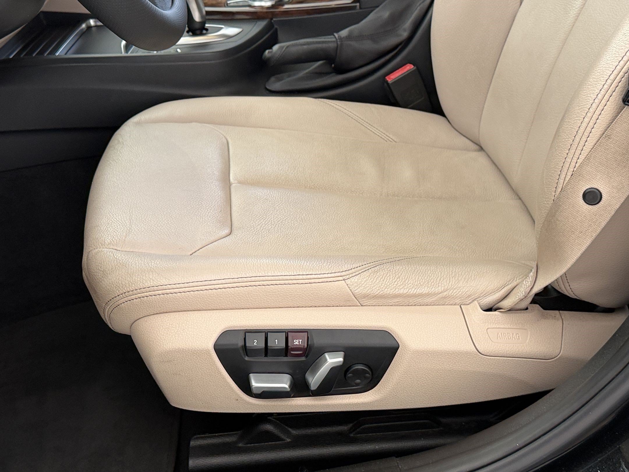 Used 2018 BMW 320i Sedan RWD image 15