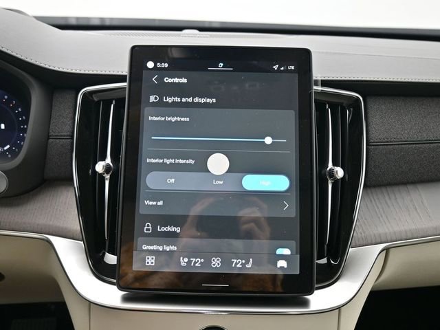 New 2026 Volvo XC90 B6 Ultra w/ Protection Package image 17