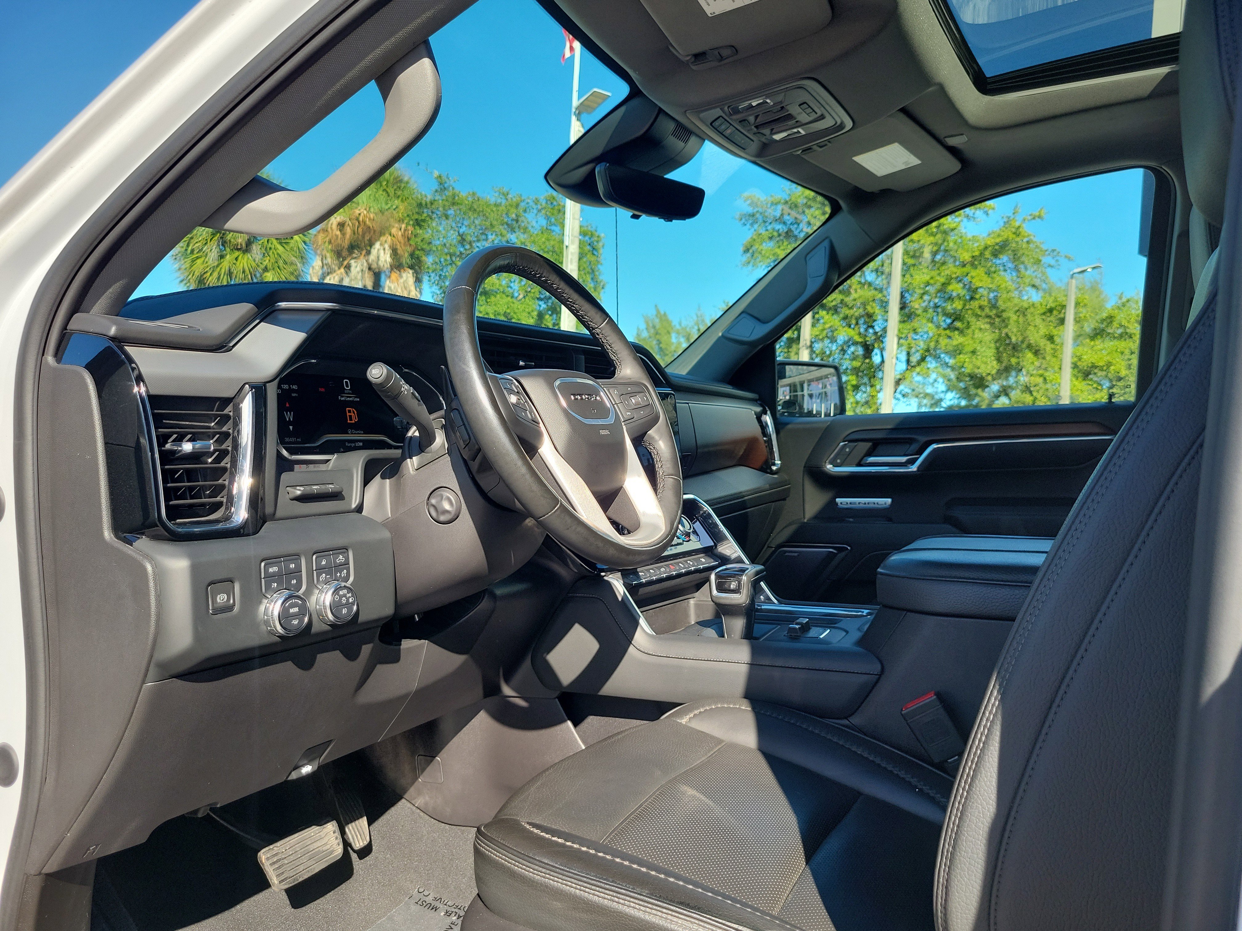 Used 2024 GMC Sierra 1500 Denali w/ Technology Package image 9