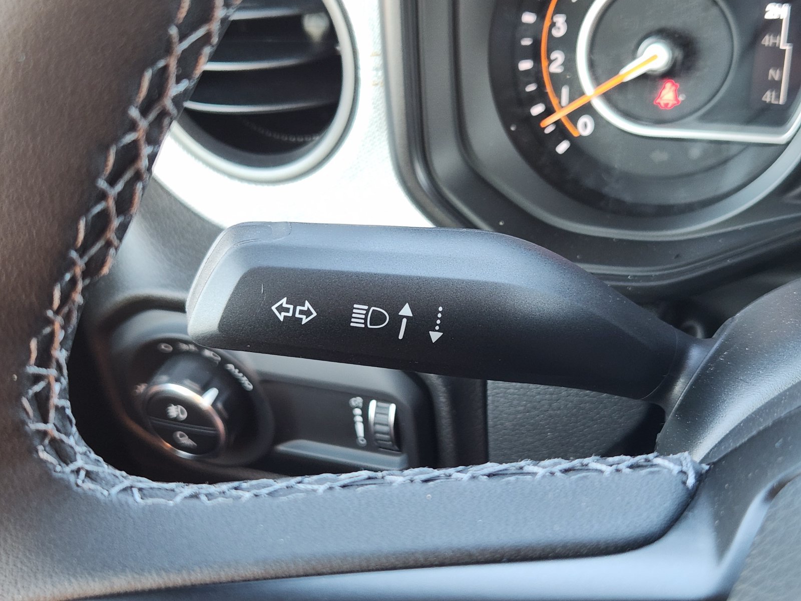 New 2026 Jeep Gladiator Sport AWD/4WD image 37
