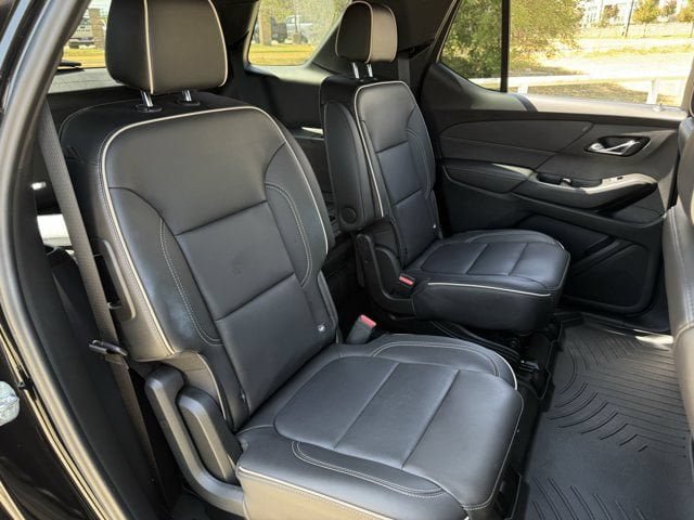 Used 2023 Chevrolet Traverse Premier w/ Redline Edition FWD image 33