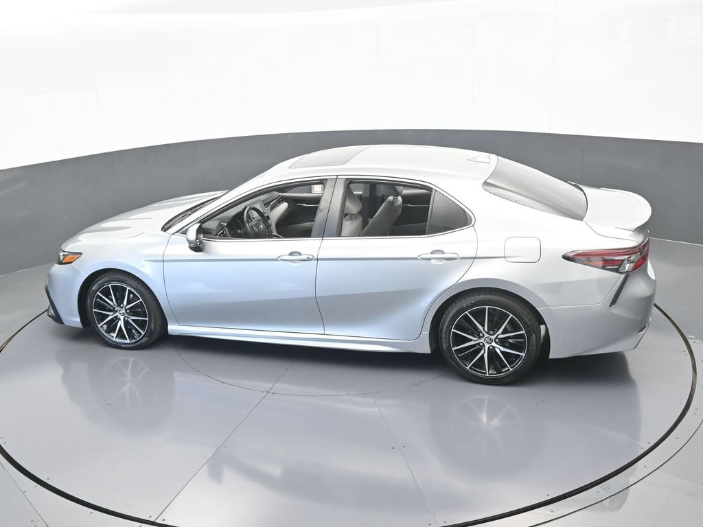 Used 2021 Toyota Camry SE w/ Cold Weather Package AWD/4WD image 45