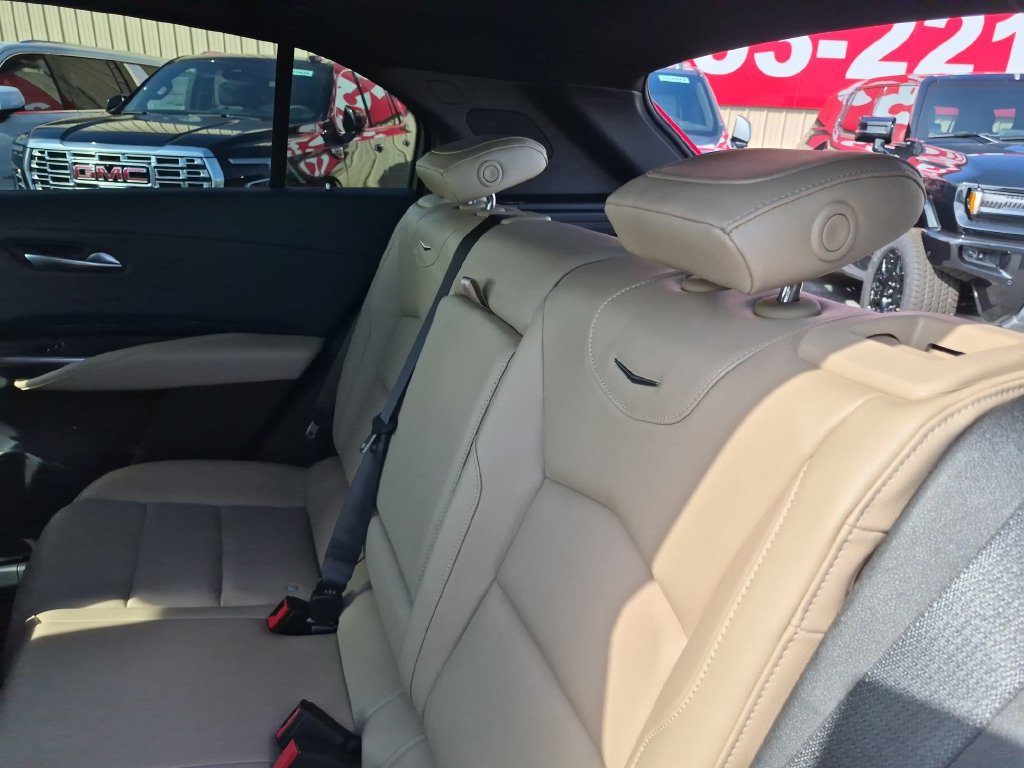 Certified 2024 Cadillac XT4 Luxury FWD image 28
