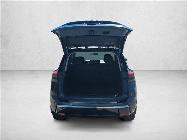 Used 2025 Nissan Rogue Platinum w/ Tech Package image 9