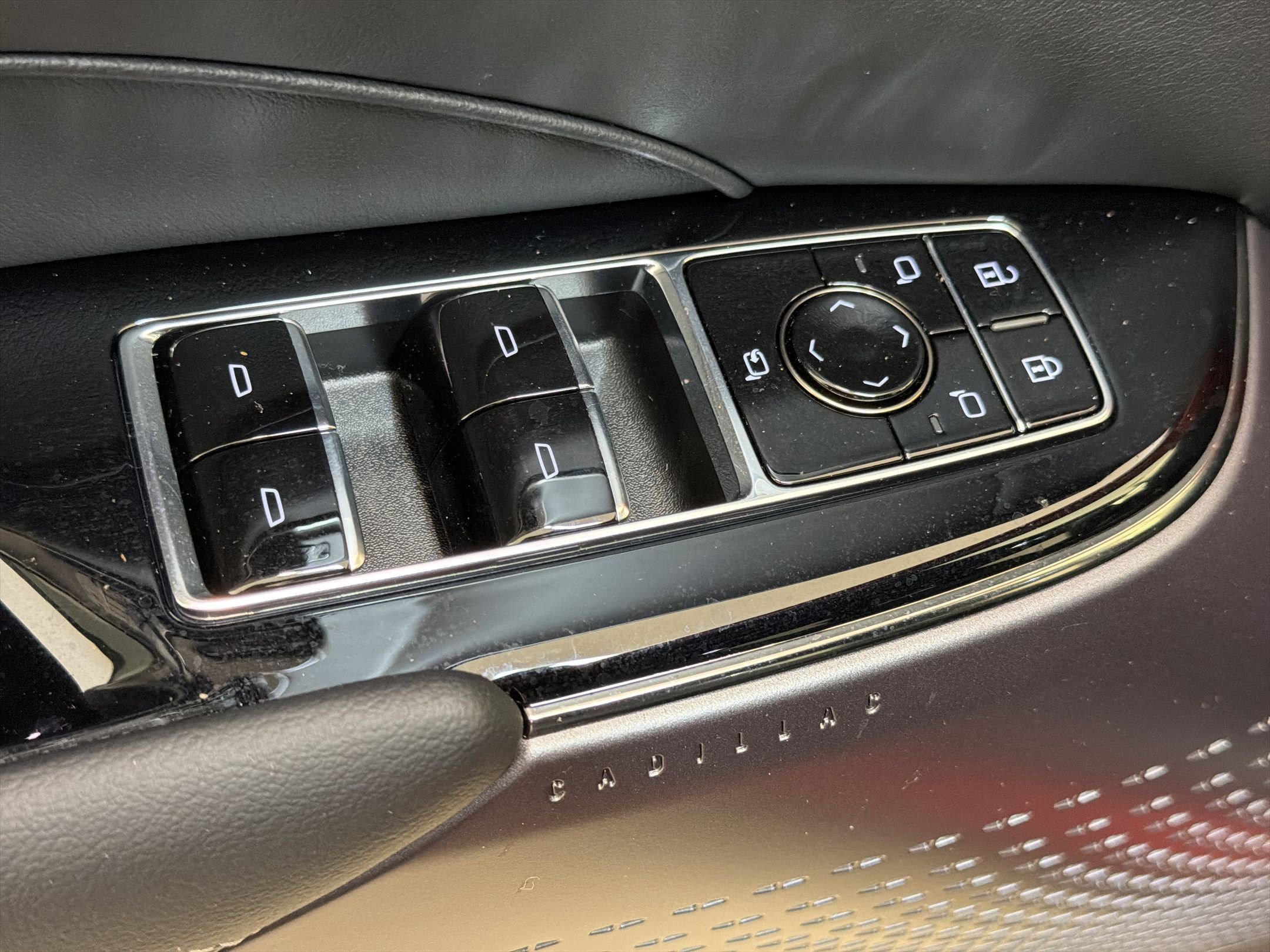 New 2026 Cadillac Lyriq Premium Luxury w/ LPO, Floor Liner Package AWD/4WD image 19