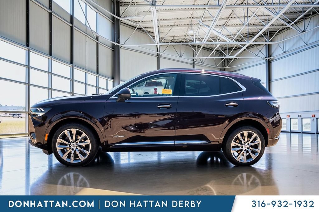 Used 2022 Buick Envision Avenir w/ Premium Seat Package FWD image 2