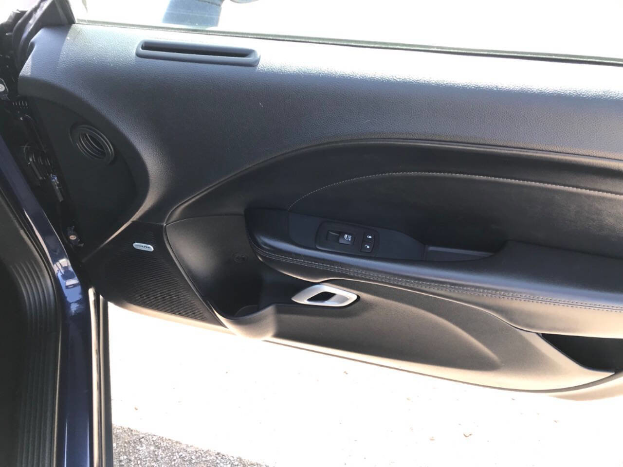 Used 2015 Dodge Challenger SXT Plus w/ Driver Convenience Group image 10