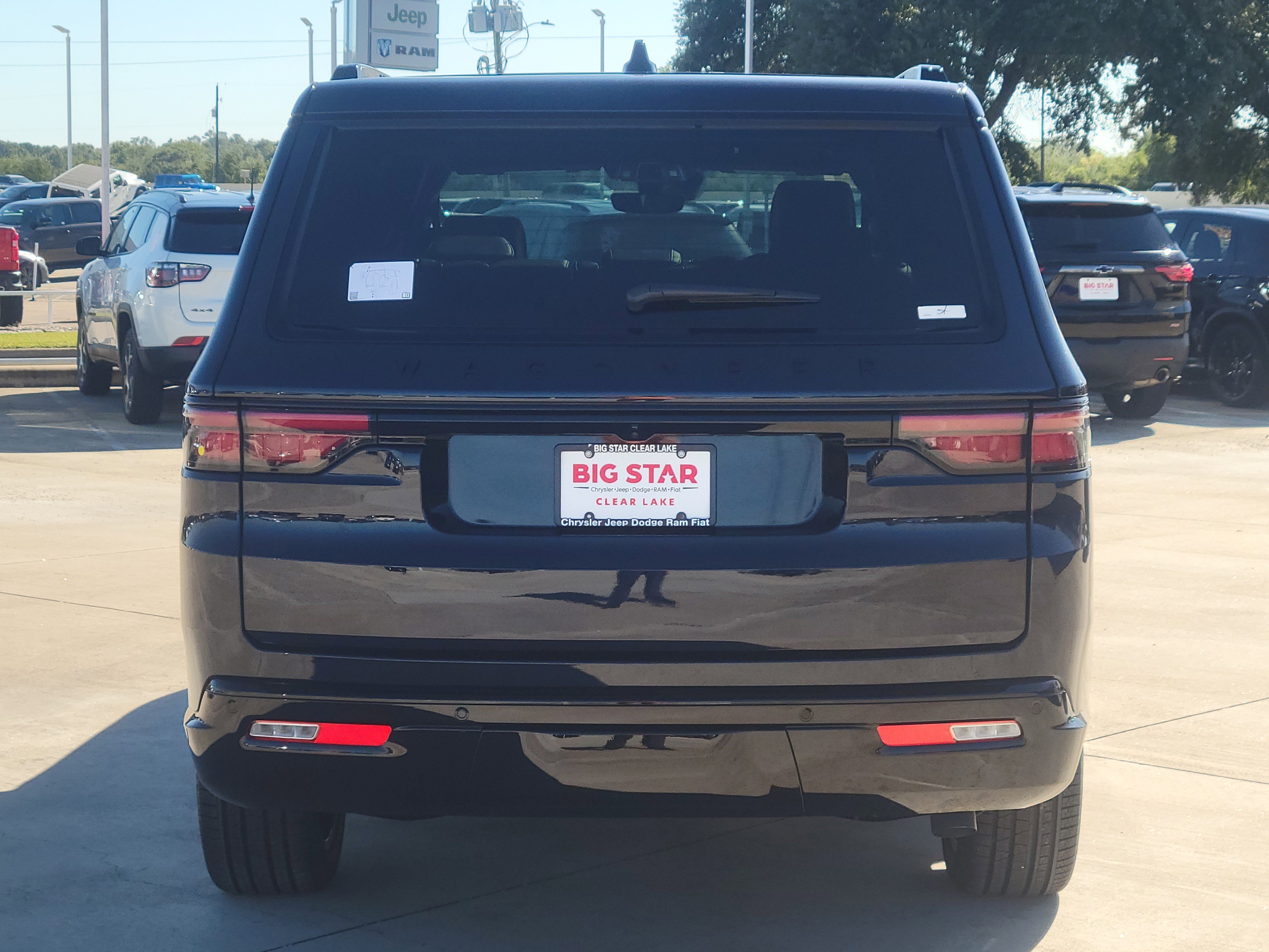 New 2025 Jeep Wagoneer L Series II image 6