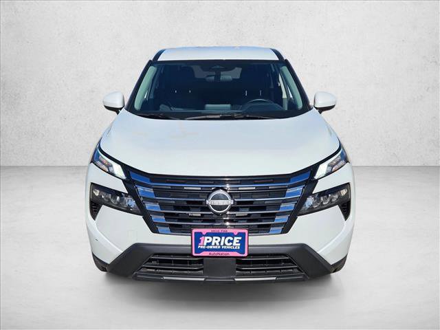 Used 2025 Nissan Rogue SV image 2