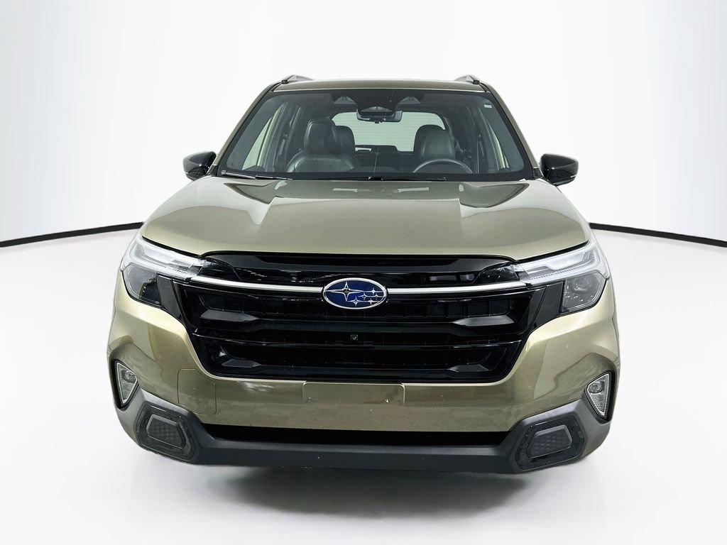 Used 2025 Subaru Forester Touring AWD/4WD image 5