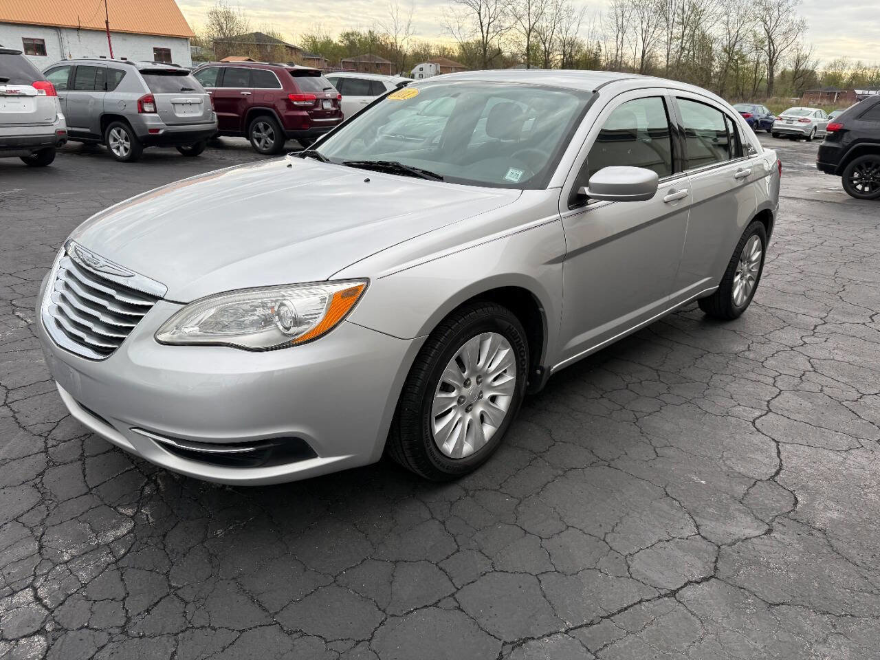 Used 2011 Chrysler 200 LX FWD image 3