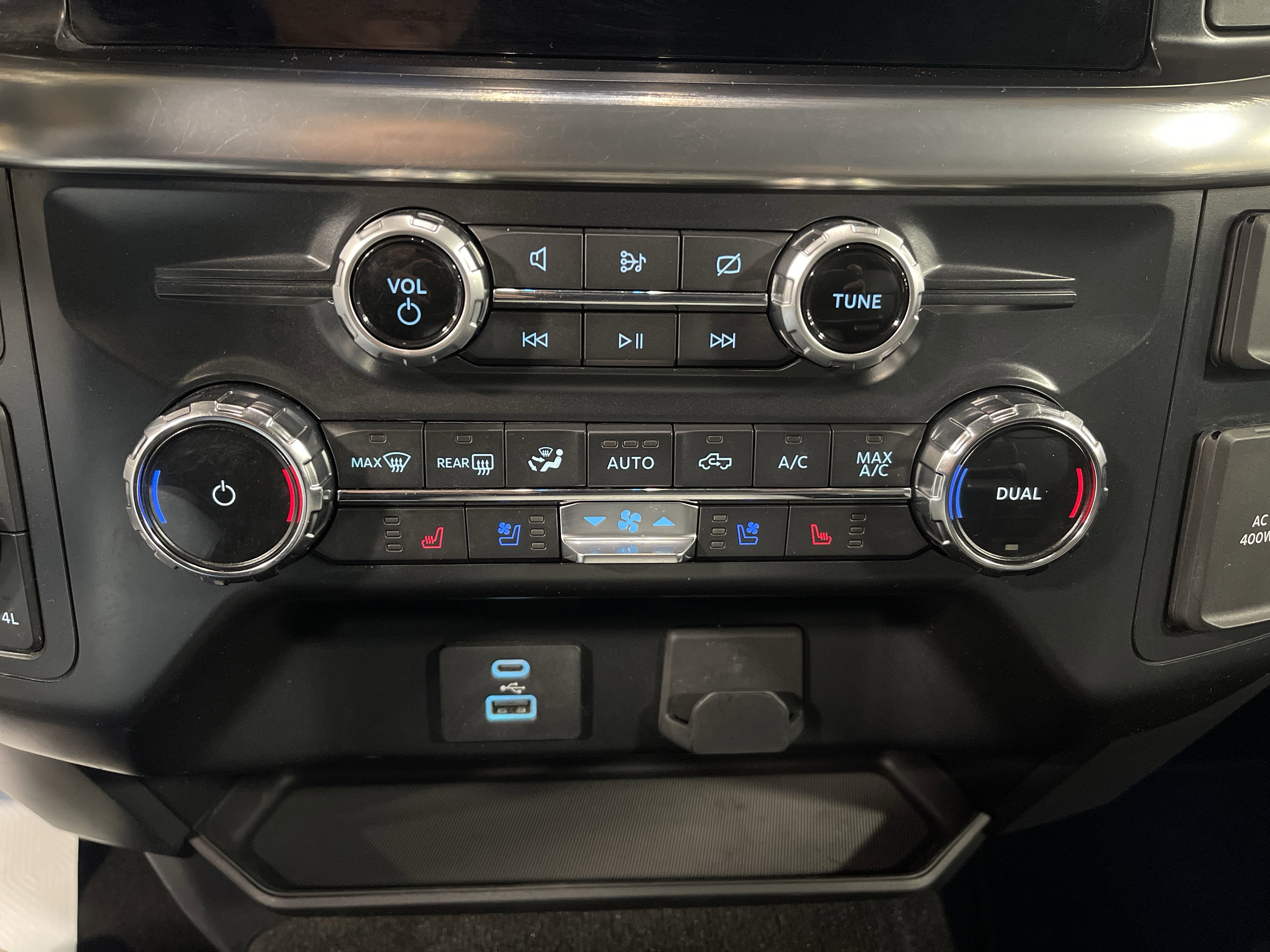 Used 2022 Ford F150 Lariat w/ Equipment Group 501A Mid image 25