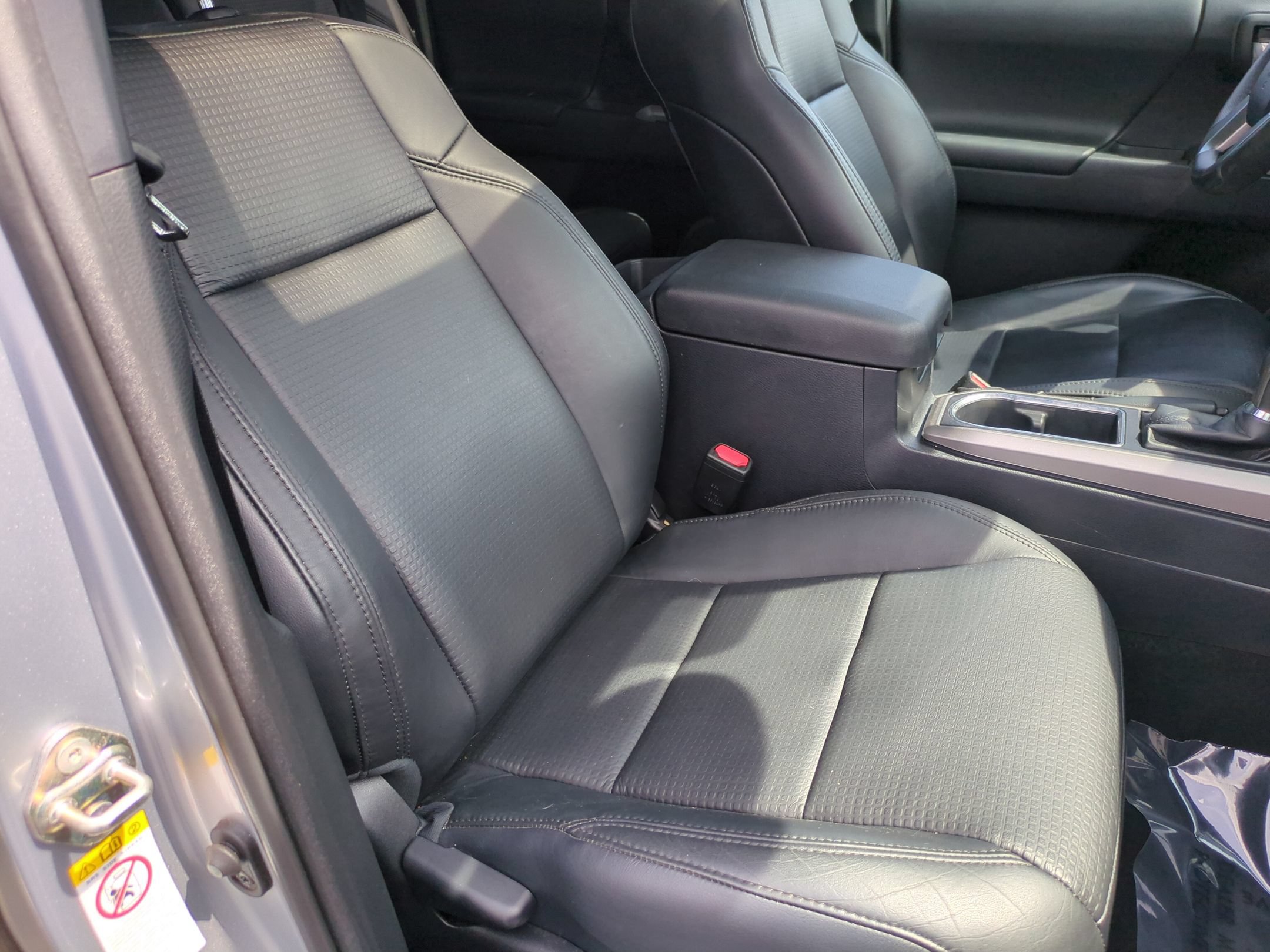 Used 2019 Toyota Tacoma Limited AWD/4WD image 32