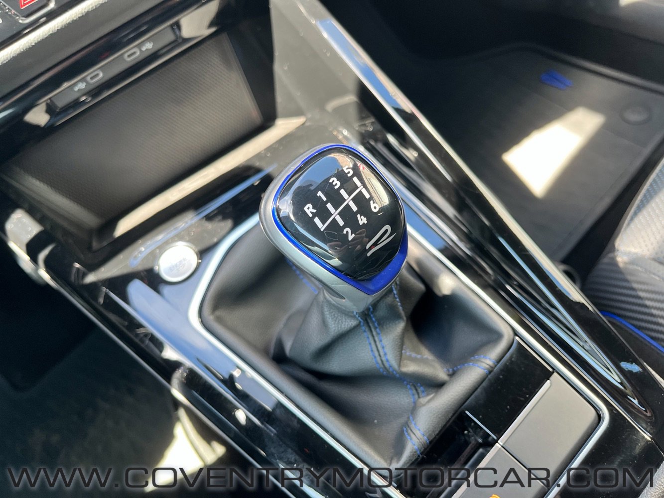 Used 2023 Volkswagen Golf 20th Anniversary Edition image 25