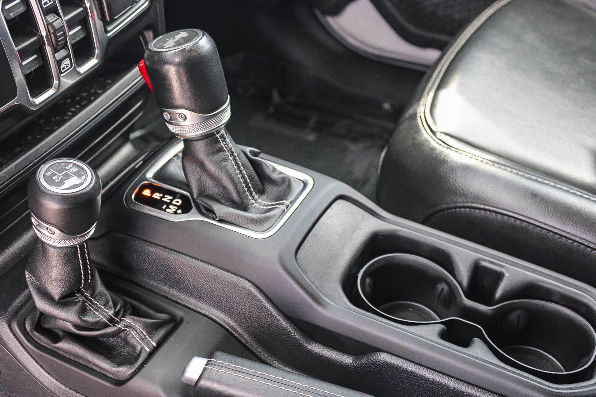 Used 2022 Jeep Wrangler Unlimited Sahara image 20