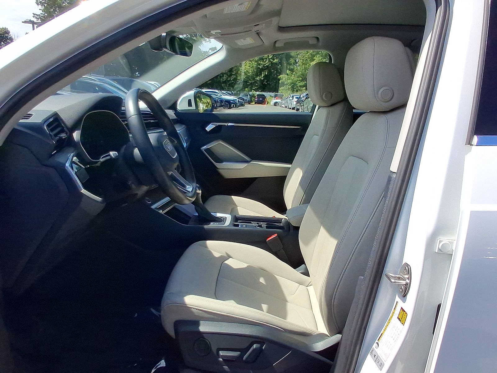 Used 2022 Audi Q3 2.0T Premium w/ Convenience Package AWD/4WD image 17