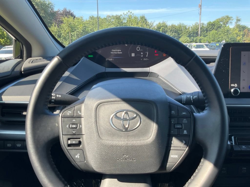 Used 2025 Toyota Prius LE FWD image 16