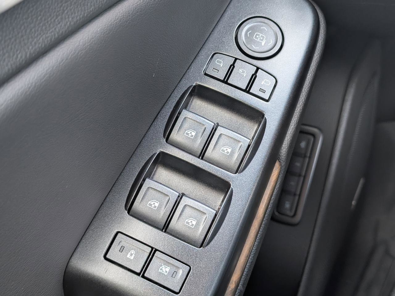 Used 2018 GMC Yukon XL Denali w/ Open Road Package image 11