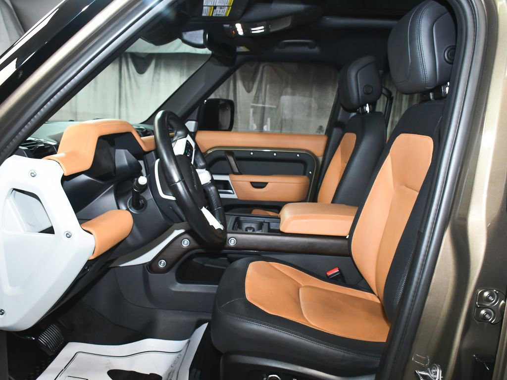 Used 2024 Land Rover Defender 130 X-Dynamic SE image 48