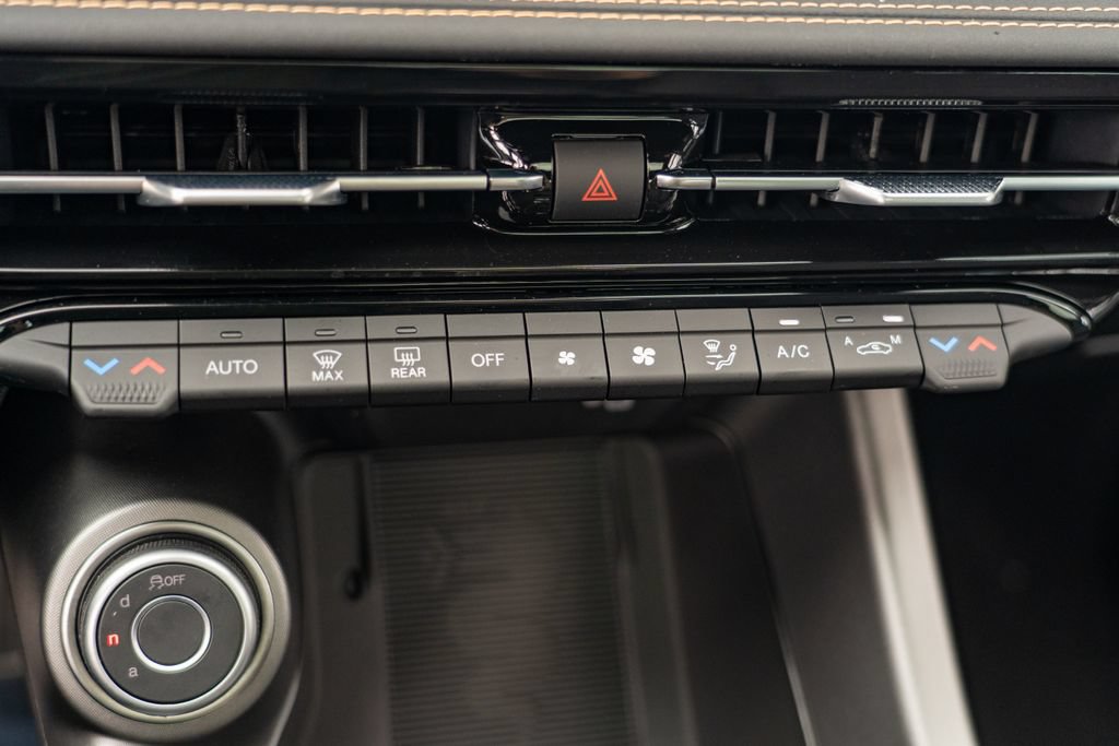 New 2025 Alfa Romeo Tonale w/ Premium Package AWD/4WD image 25