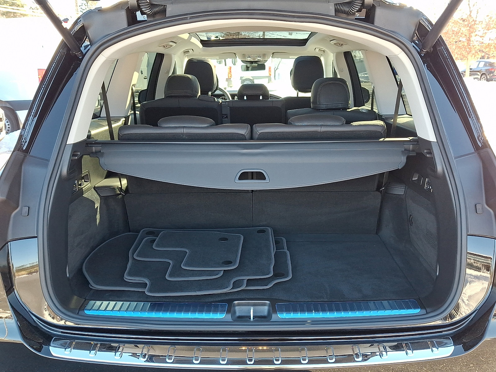 Certified 2026 Mercedes-Benz GLS 450 4MATIC image 31