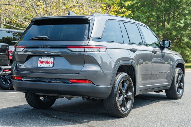 Used 2023 Jeep Grand Cherokee Altitude AWD/4WD image 6