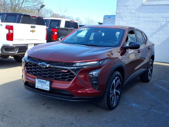 Certified 2024 Chevrolet Trax RS w/ Driver Confidence Package image 3