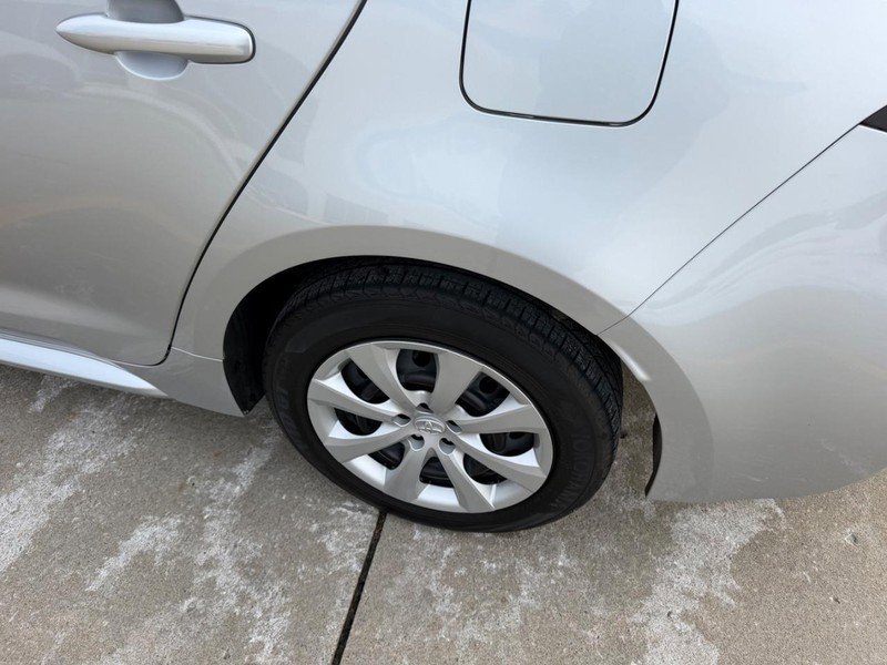 Used 2023 Toyota Corolla LE image 4