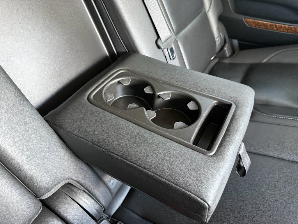 Used 2015 Chevrolet Suburban LTZ RWD image 30