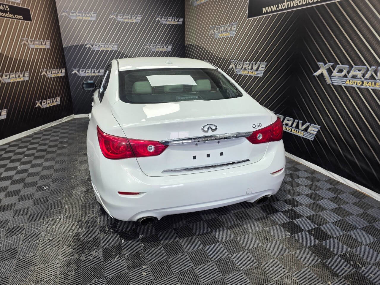 Used 2015 INFINITI Q50 image 11