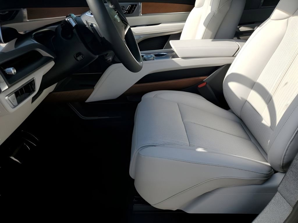 New 2026 Cadillac Vistiq Luxury AWD/4WD image 31