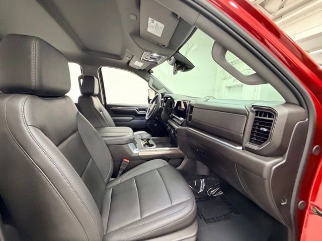 Certified 2024 Chevrolet Silverado 2500 LTZ w/ LTZ Convenience Package image 31