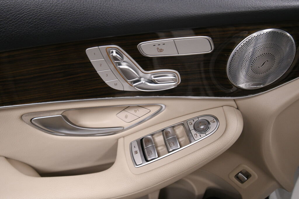 Used 2020 Mercedes-Benz GLC 300 4MATIC image 12