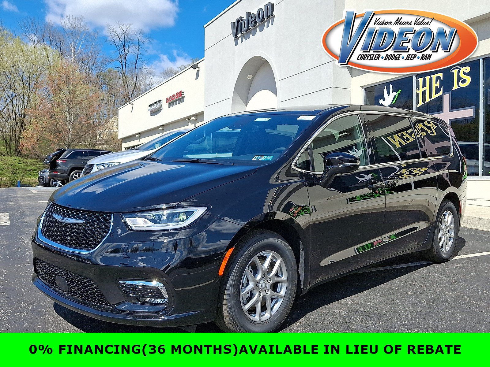 New 2026 Chrysler Pacifica Select FWD image 1