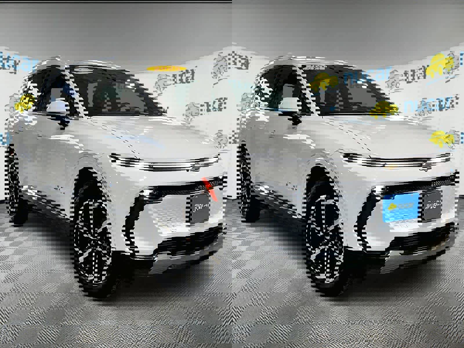 Used 2025 Chevrolet Equinox EV LT w/ Convenience Package image 1