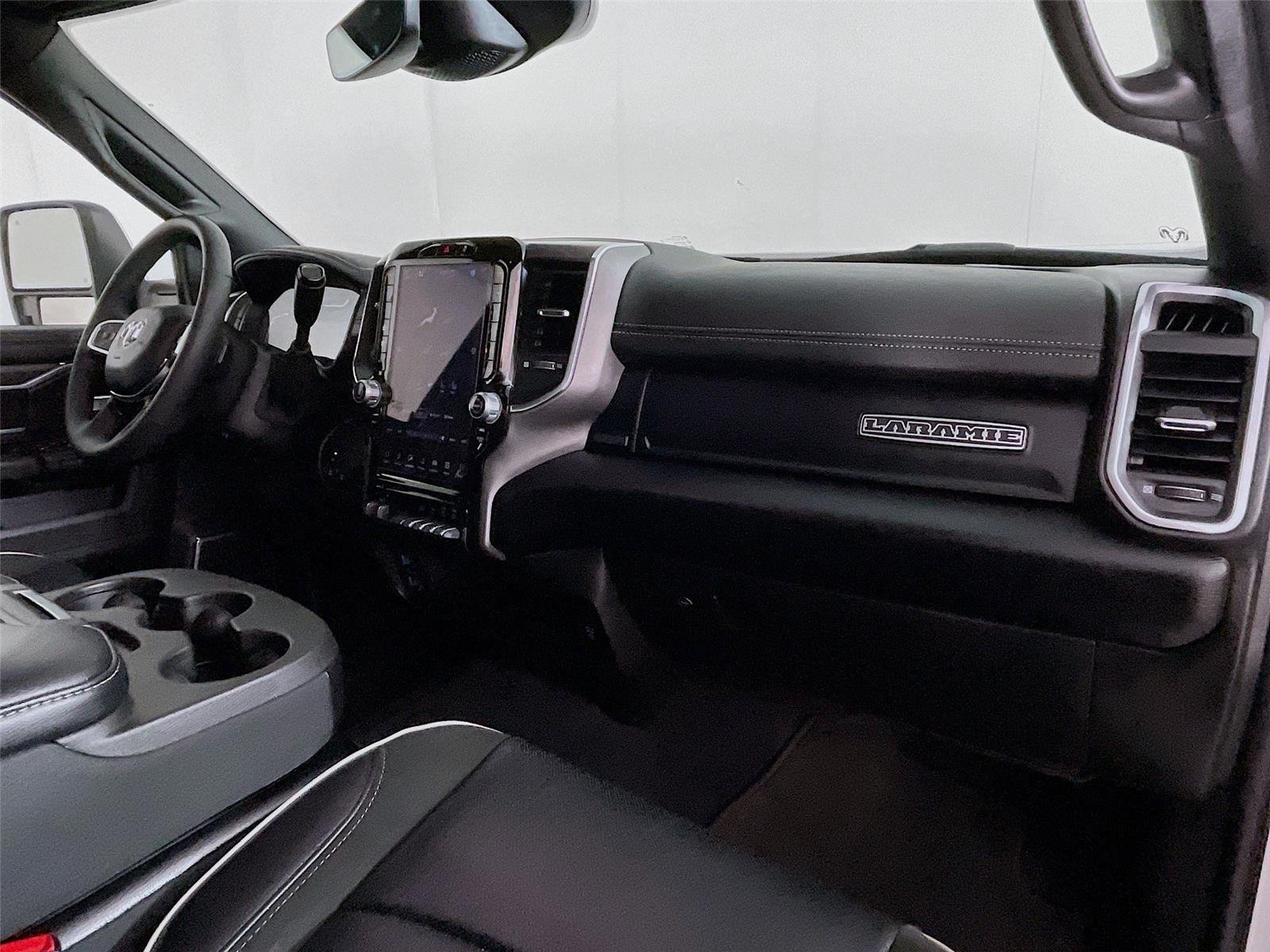 Used 2026 RAM 2500 Laramie AWD/4WD image 32