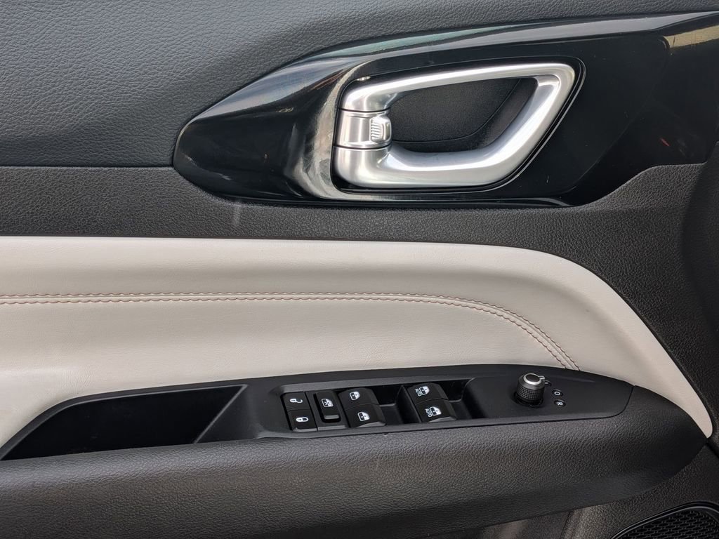 Used 2025 Jeep Compass Limited image 13