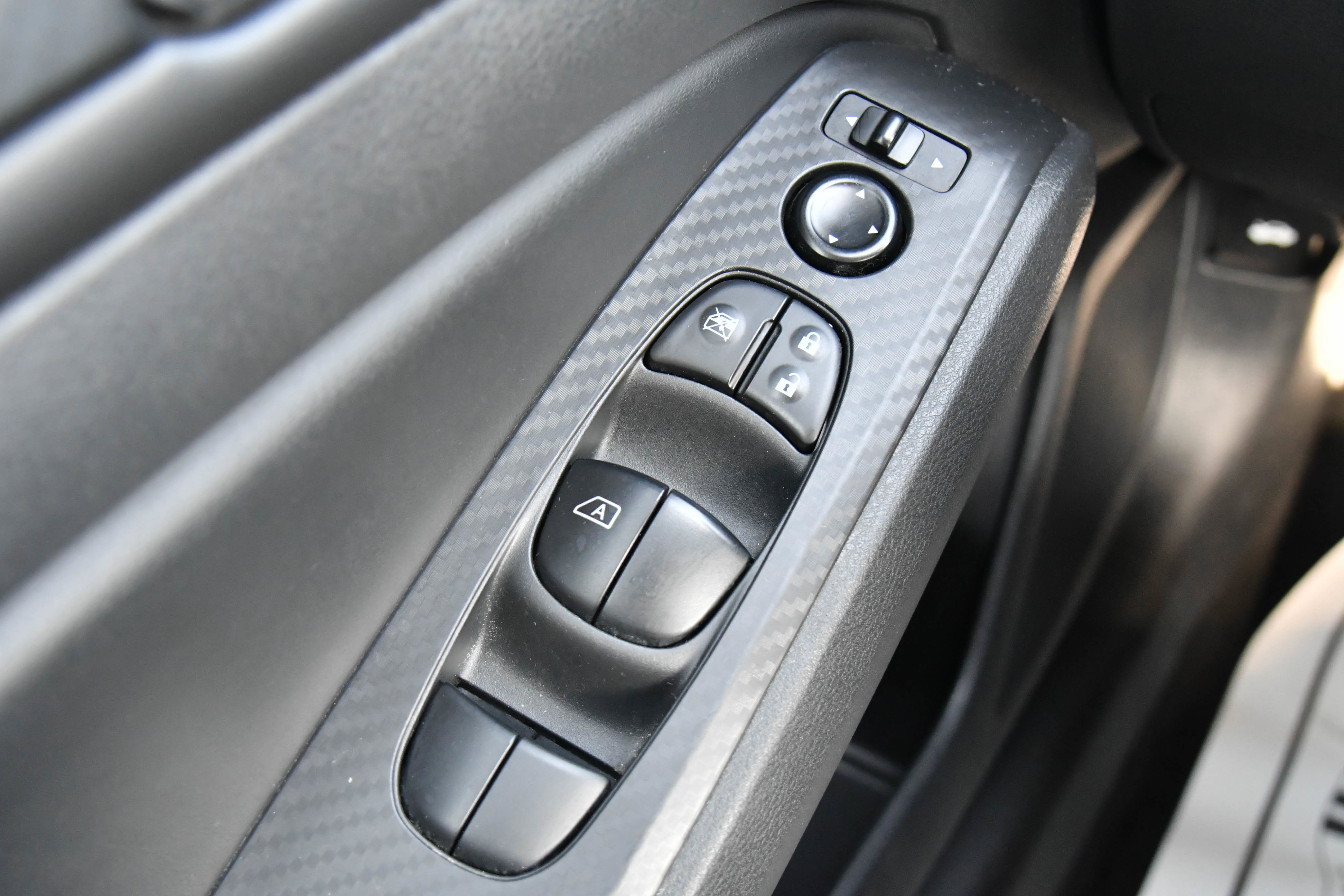 Used 2024 Nissan Altima 2.5 SV image 30