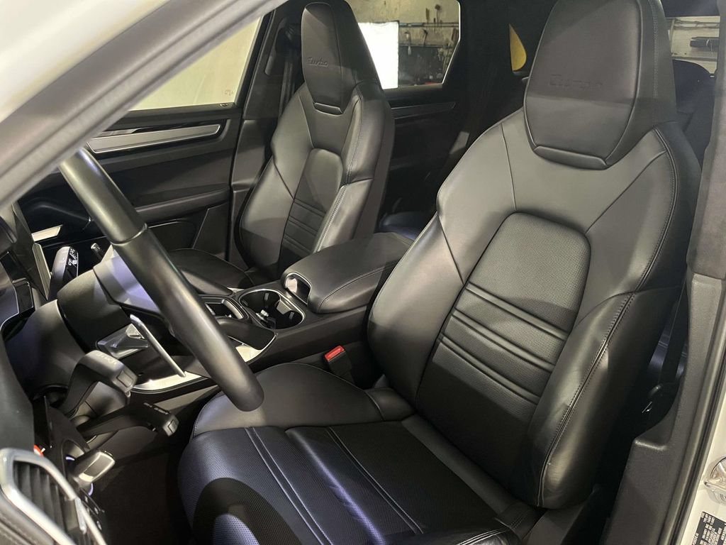 Certified 2023 Porsche Cayenne Turbo AWD/4WD image 17