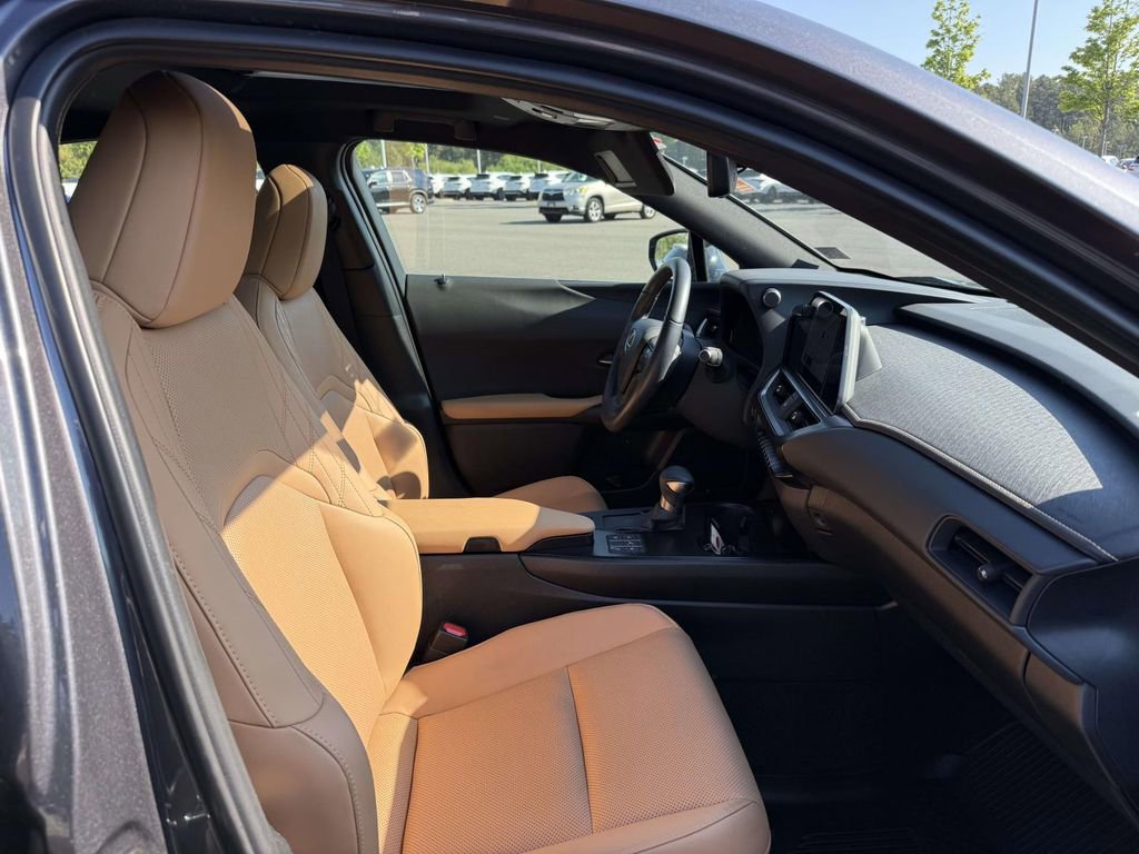 Used 2024 Lexus UX 250h AWD w/ Premium Package image 15