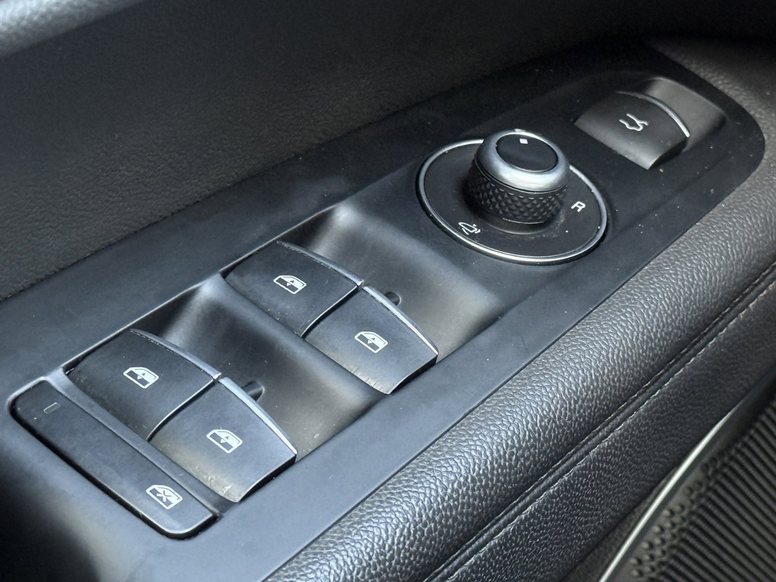 Used 2022 Alfa Romeo Stelvio Ti image 31