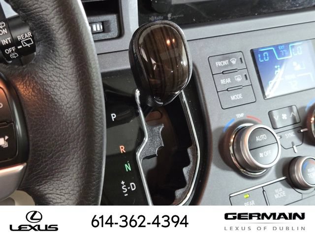 Used 2015 Toyota Sienna XLE FWD image 25