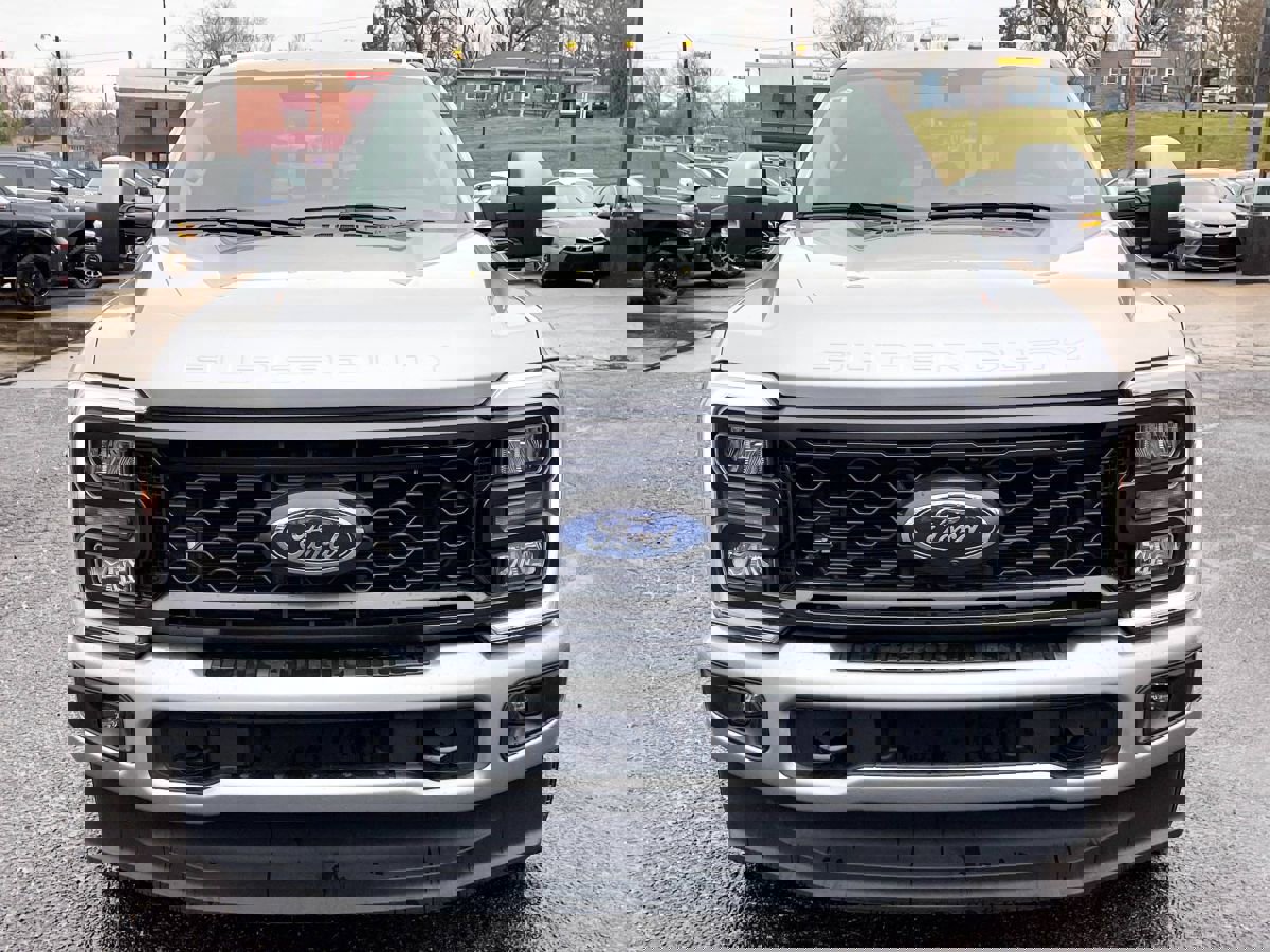 Used 2023 Ford F250 Lariat w/ Sport Appearance Package AWD/4WD image 7