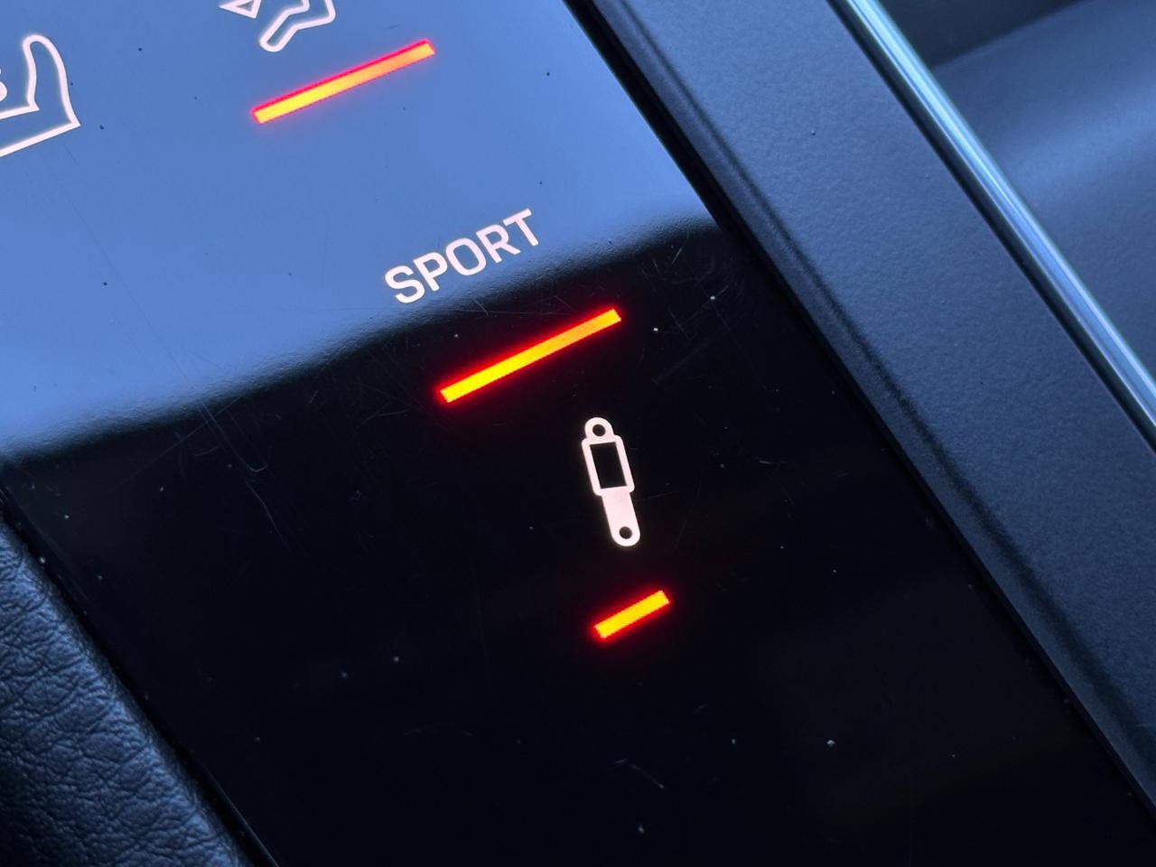 Used 2022 Porsche Macan S w/ Premium Package Plus image 8