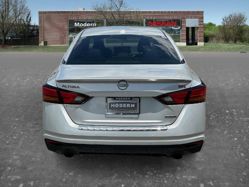 Certified 2023 Nissan Altima 2.0 SR FWD image 3