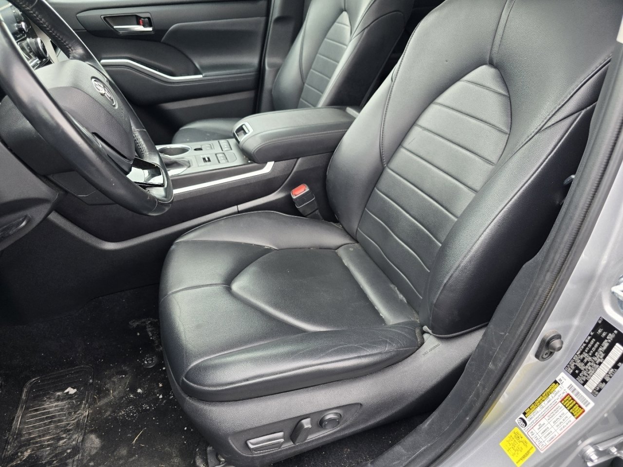 Used 2021 Toyota Highlander XLE image 15