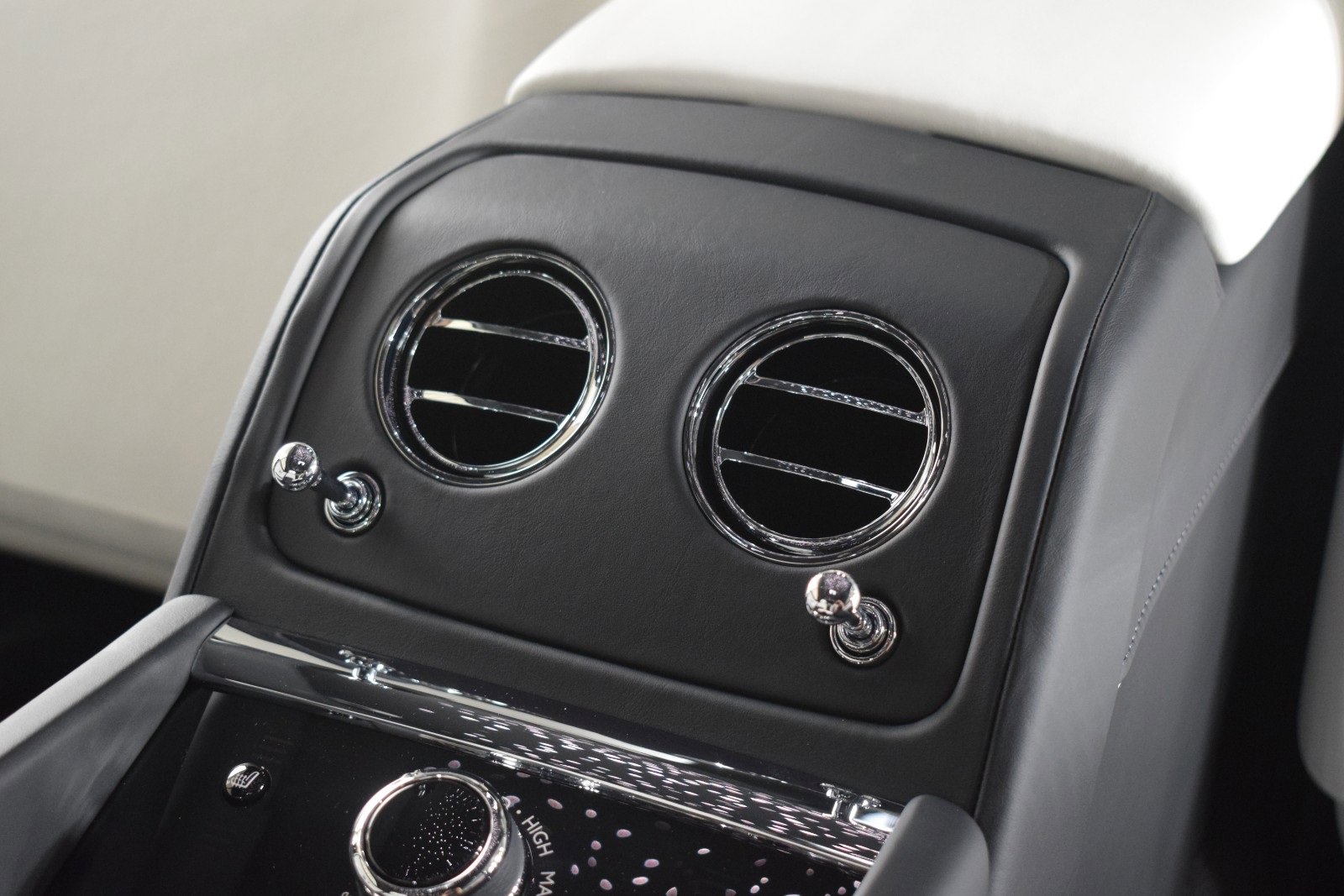 New 2024 Rolls-Royce Spectre w/ Spectre Launch Package image 21